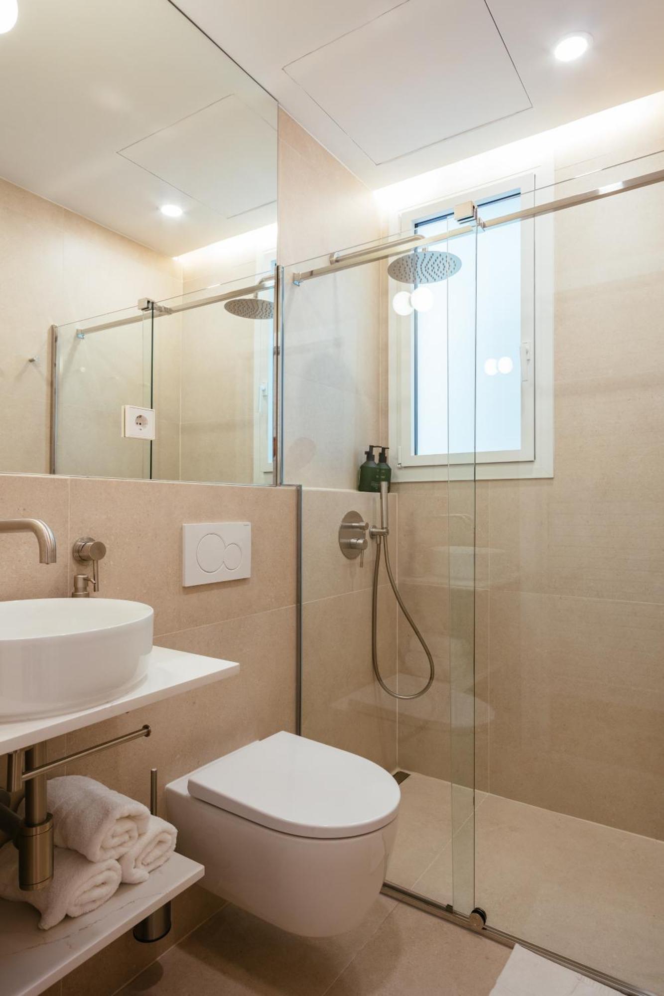 Newly Renovated Stylish Eixample - Great Location Barcelona Eksteriør bilde