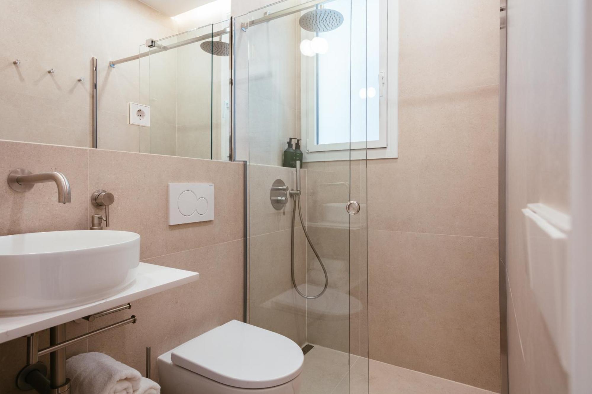Newly Renovated Stylish Eixample - Great Location Barcelona Eksteriør bilde