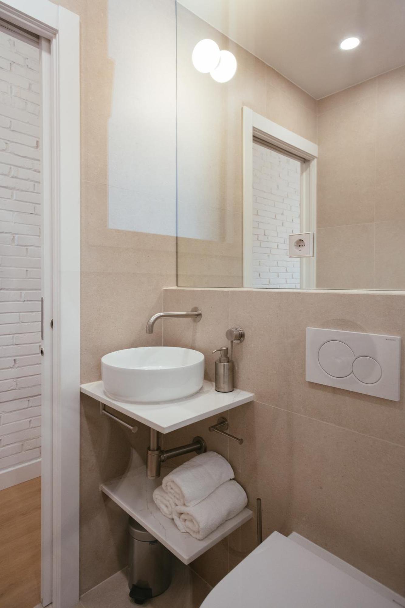 Newly Renovated Stylish Eixample - Great Location Barcelona Eksteriør bilde